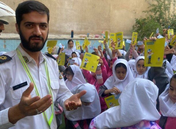 برگزاری ۷۳ برنامه آموزشی آشنایی با مباحث ترافیکی در منطقه یک برگزاری ۷۳ برنامه آموزشی آشنایی با مباحث ترافیکی در منطقه یک