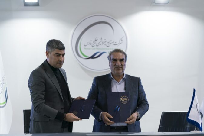 قرارداد طراحی و ساخت یک تجهیز پتروشیمی کارون امضا شد قرارداد طراحی و ساخت یک تجهیز پتروشیمی کارون امضا شد