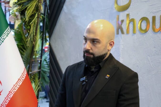 فولاد خوزستان؛ تداوم تولید و توسعه زیر فشار محدودیتها و تحریم ها فولاد خوزستان؛ تداوم تولید و توسعه زیر فشار محدودیتها و تحریم ها