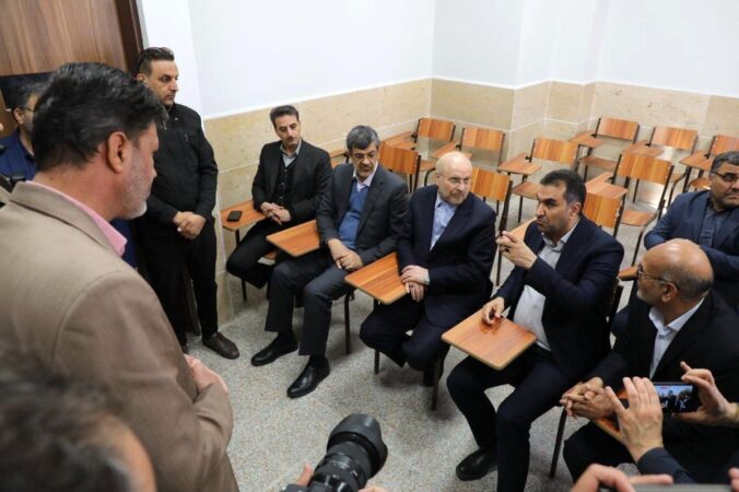 افتتاح آموزشگاه ۱۲ کلاسه چادرملو در اردکان با حضور دکتر قالیباف افتتاح آموزشگاه ۱۲ کلاسه چادرملو در اردکان با حضور دکتر قالیباف