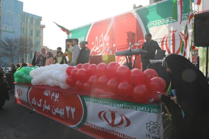 جشنهای انقلاب با برپایی استیجهای فرهنگی در محلات منطقه۱۹ جشنهای انقلاب با برپایی استیجهای فرهنگی در محلات منطقه۱۹