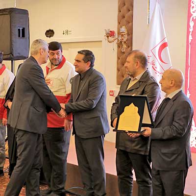 تقدیر جمعیت هلال احمر از بانک اقتصادنوین به پاس حمایت های بشردوستانه تقدیر جمعیت هلال احمر از بانک اقتصادنوین به پاس حمایت های بشردوستانه