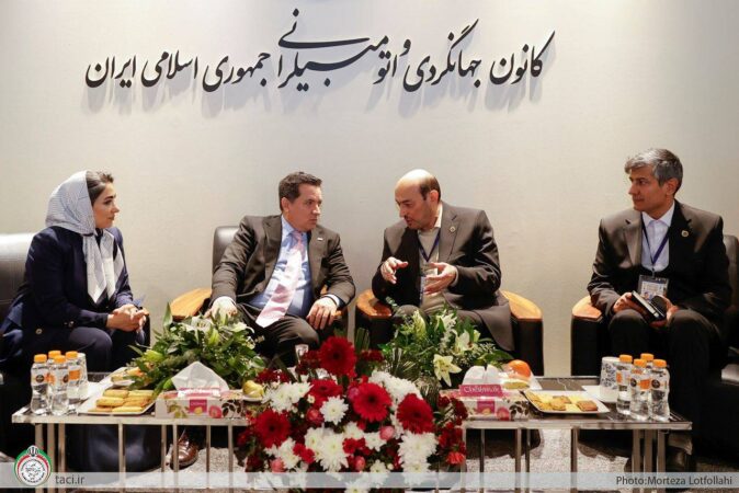 علاقهمندی کوبا به توسعه همکاری با ایران در حوزه خودروهای کلاسیک علاقهمندی کوبا به توسعه همکاری با ایران در حوزه خودروهای کلاسیک