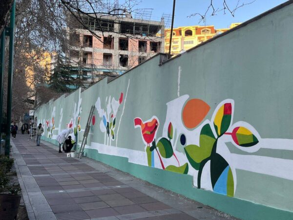۳۰ جداره شهری منطقه یک با نقاشی های نوروزی رنگ می گیرد ۳۰ جداره شهری منطقه یک با نقاشی های نوروزی رنگ می گیرد