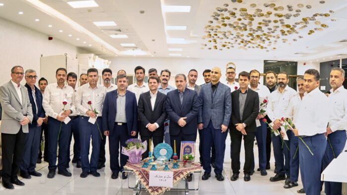 بازدید معاون وزیر نفت از پتروشیمی پردیس؛ از تأکید بر توسعه بازارهای صادراتی و رفع چالشهای تولید تا اجرای عملیاتی پروژه همت بازدید معاون وزیر نفت از پتروشیمی پردیس؛ از تأکید بر توسعه بازارهای صادراتی و رفع چالشهای تولید تا اجرای عملیاتی پروژه همت