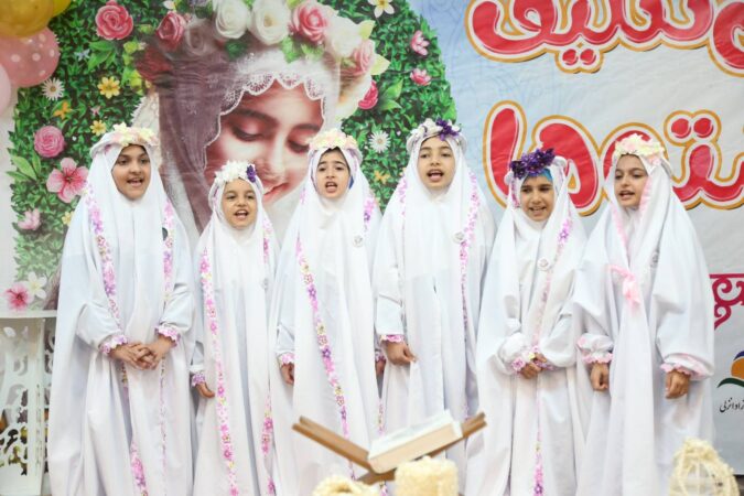 جشن فرشتههای زمینی در مصلی بندرانزلی برگزار شد جشن فرشتههای زمینی در مصلی بندرانزلی برگزار شد