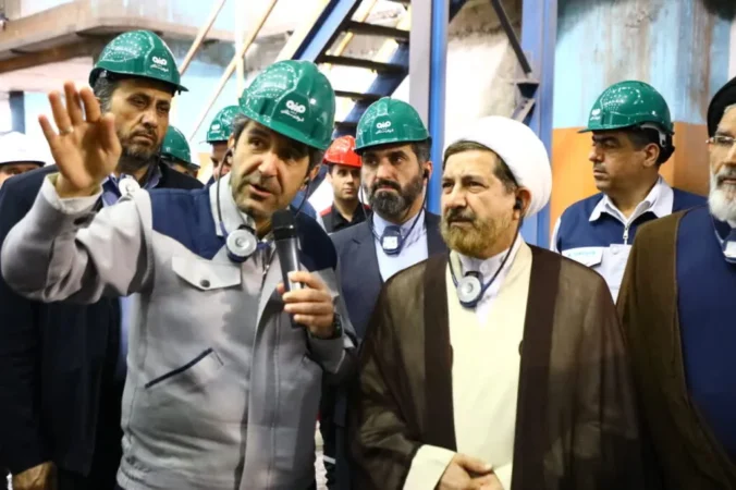 عزم آهنین فولاد سنگان / در تحقق شعار سال همه پای کار آمدند عزم آهنین فولاد سنگان / در تحقق شعار سال همه پای کار آمدند