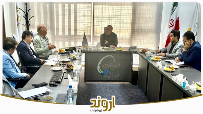 تاکید مدیرعامل شرکت پتروشیمی اروند بر حضور شرکتهای پایین دستی ایرانی در بازارهای جهانی تاکید مدیرعامل شرکت پتروشیمی اروند بر حضور شرکتهای پایین دستی ایرانی در بازارهای جهانی