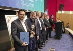 لوح تقدیر به عنوان شرکت برتر صادراتی در هفتمین نمایشگاه ایران اکسپو ۲۰۲۵ به غرفه شرکت فولاد خوزستان رسید