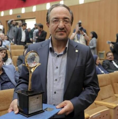 اعطای تندیس و لوح تقدیر هفتمین نمایشگاه ایران اكسپو ۲۰۲۵ به بانك صنعت و معدن اعطای تندیس و لوح تقدیر هفتمین نمایشگاه ایران اكسپو ۲۰۲۵ به بانك صنعت و معدن