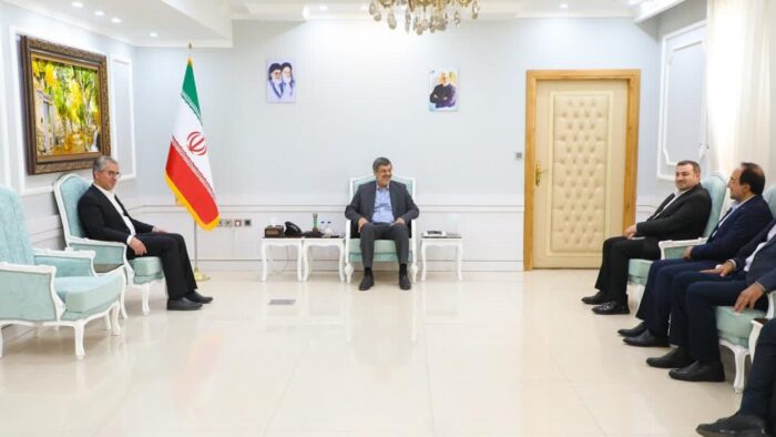 بانك صنعت و معدن در مسیر رونق تولید و توسعه اشتغال یزد/ معارفه سرپرست جدید این بانك در استان بانك صنعت و معدن در مسیر رونق تولید و توسعه اشتغال یزد/ معارفه سرپرست جدید این بانك در استان