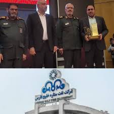 اعطای نشان اقتصاد مقاومتی به مدیرعامل شرکت نفت ستاره خلیج فارس اعطای نشان اقتصاد مقاومتی به مدیرعامل شرکت نفت ستاره خلیج فارس