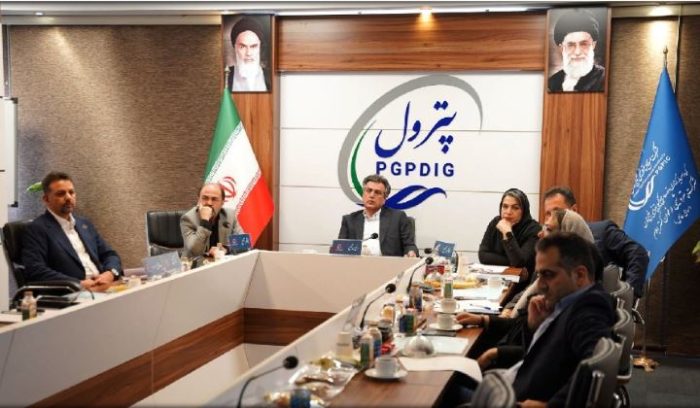 مجمع عمومی عادی سالیانه پتروشیمی ارغوان گستر ایلام برگزار شد مجمع عمومی عادی سالیانه پتروشیمی ارغوان گستر ایلام برگزار شد