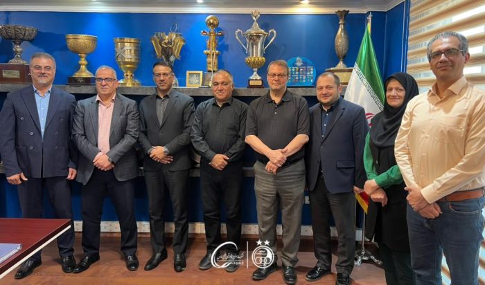 بازدید رییس هیئت مدیره گروه صنایع پتروشیمی خلیجفارس از باشگاه استقلال بازدید رییس هیئت مدیره گروه صنایع پتروشیمی خلیجفارس از باشگاه استقلال