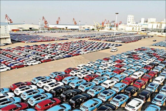 امکان واردات خودروهای بالای ۲۵۰۰ سی‌سی غیر آمریکایی با عمر ۵ سال ساخت به مناطق آزاد