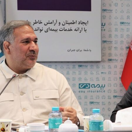 رئیس کمیسیون اقتصادی مجلس در شورای مدیران بیمه دی کشور: خدمات درمانی بیمه دی یکی از شاخص های مهم جامعه ایثارگری در دریافت خدمت از حاکمیت است رئیس کمیسیون اقتصادی مجلس در شورای مدیران بیمه دی کشور: خدمات درمانی بیمه دی یکی از شاخص های مهم جامعه ایثارگری در دریافت خدمت از حاکمیت است