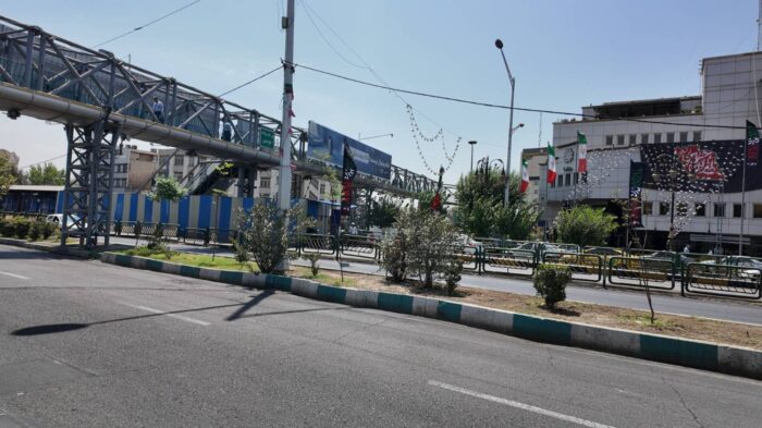 در منطقه۹؛ پل‌های عابر پیاده مکانیزه خیابان آزادی نوسازی می شوند