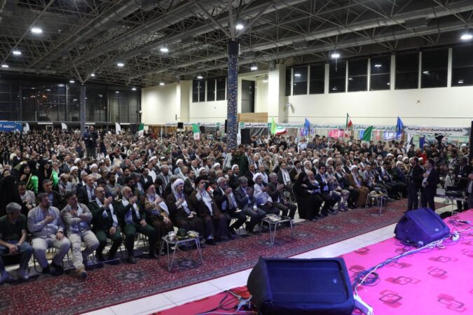 درخشانترین شب وفاداری به ۴۲۰ شهید منطقه آزاد ماکو درخشانترین شب وفاداری به ۴۲۰ شهید منطقه آزاد ماکو