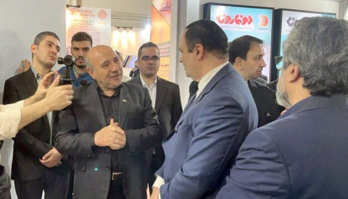 بازدید دبیر شورای عالی مناطق آزاد از غرفه ماکو در ششمین نمایشگاه لجستیک تهران بازدید دبیر شورای عالی مناطق آزاد از غرفه ماکو در ششمین نمایشگاه لجستیک تهران