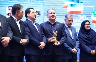 تندیس صادرکننده نمونه کشوری به پتروشیمی پارس اعطا شد تندیس صادرکننده نمونه کشوری به پتروشیمی پارس اعطا شد