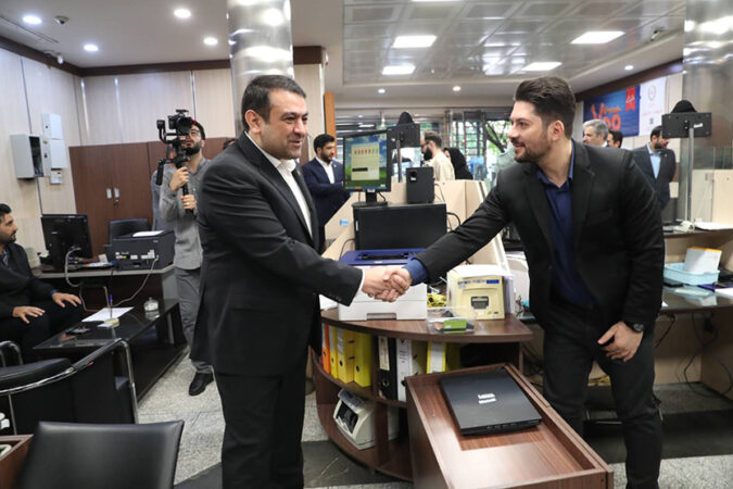 بازدید نجارزاده از برخی شعب انتقال یافته بانک سابق آینده به بانک ملی ایران/ استمرار بی وقفه خدمات به مردم و تمرکز بر مشتری مداری بازدید نجارزاده از برخی شعب انتقال یافته بانک سابق آینده به بانک ملی ایران/ استمرار بی وقفه خدمات به مردم و تمرکز بر مشتری مداری