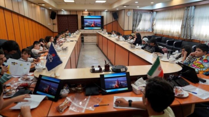 سمینار “رُباتهای دوستداشتنی و دستیارهای شخصی” در ساختمان مدیریت اکتشاف برگزار شد سمینار “رُباتهای دوستداشتنی و دستیارهای شخصی” در ساختمان مدیریت اکتشاف برگزار شد