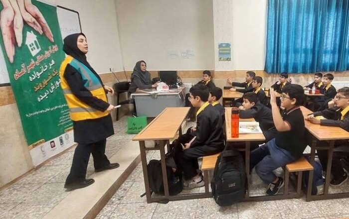 اجرای پویش «شهر آماده» در مدارس منطقه ۲ هم‌زمان با هفته پدافند غیرعامل