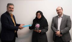 تجلیل از رابط برتر امور مشتریان بیمه دی؛ شعبه ممتاز مرکزی تهران پیشتاز در پاسخگویی