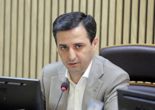 چادرملو اردکان آسیایی شد